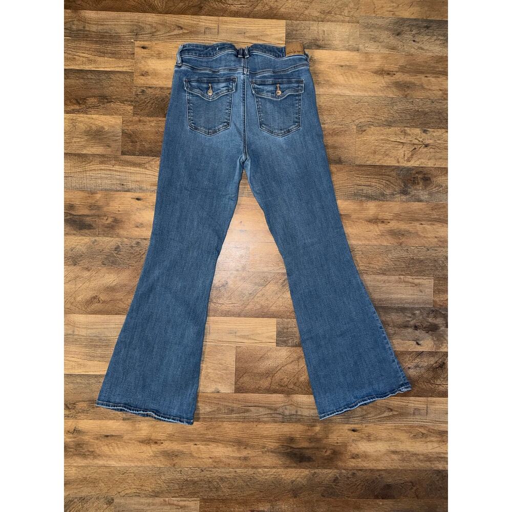 American Eagle women’s next level stretch low rise flare blue jeans - Picture 13 of 16
